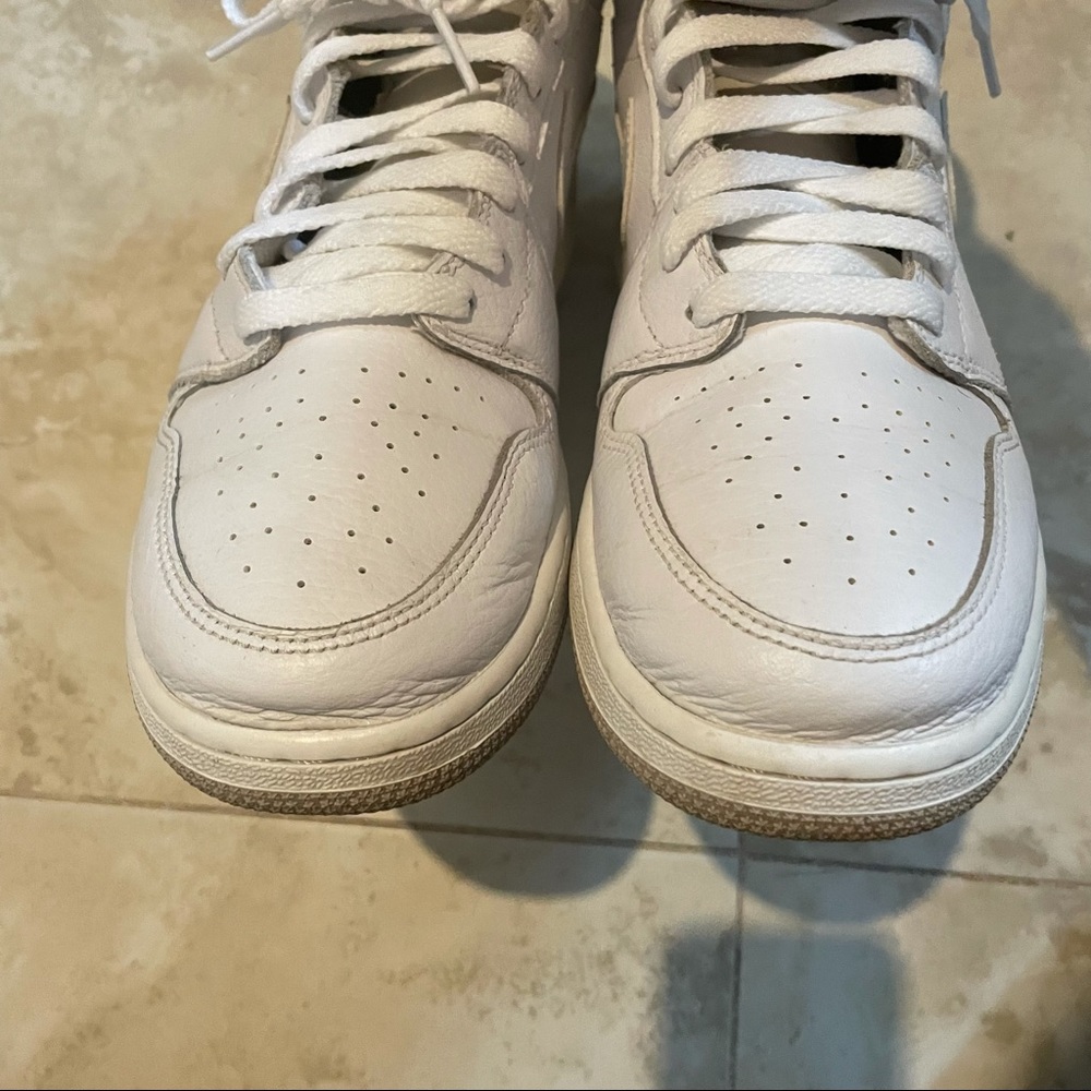 Jordan 1 high size 8.5 - Picture 4 of 7